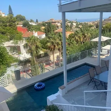 B View Of Swimming Pool, Jacuzzi, Possibility Heating In Extra, Sea And Mountain Apartman