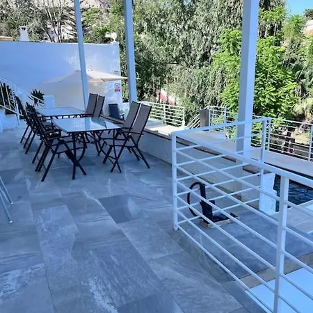 B View Of Swimming Pool, Jacuzzi, Possibility Heating In Extra, Sea And Mountain *